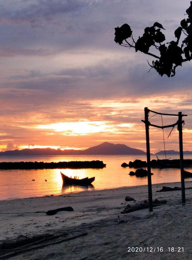לינה וארוחת בוקר Paya Pulau Weh Sabang Marifi מראה חיצוני תמונה